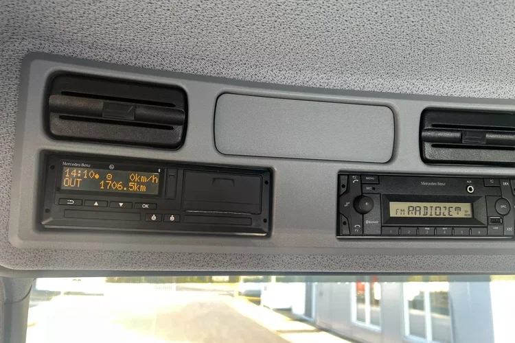 Mercedes 818 zdjęcie 28