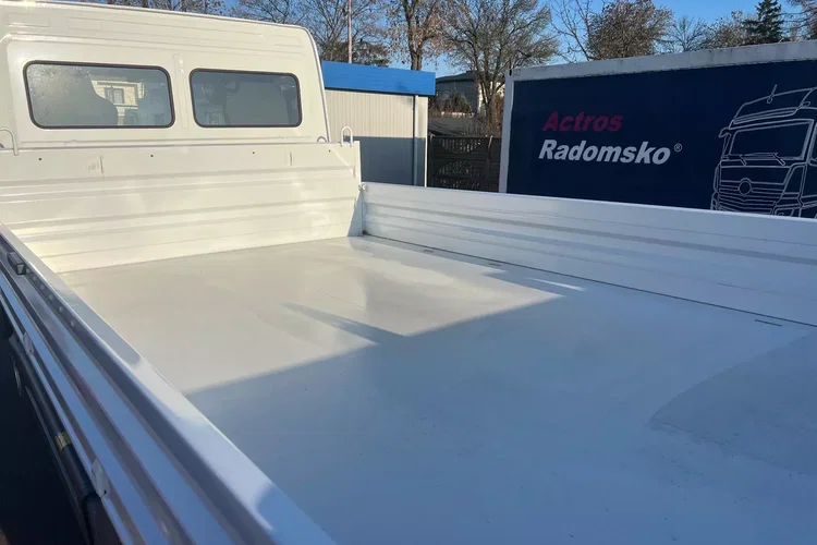 Mercedes 818 zdjęcie 9