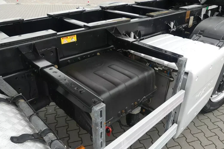 TGS 41.470 / 8x8 / WYWROTKA KH-KIPPER / MANUAL / NISKI PRZEBIEG / zdjęcie 17