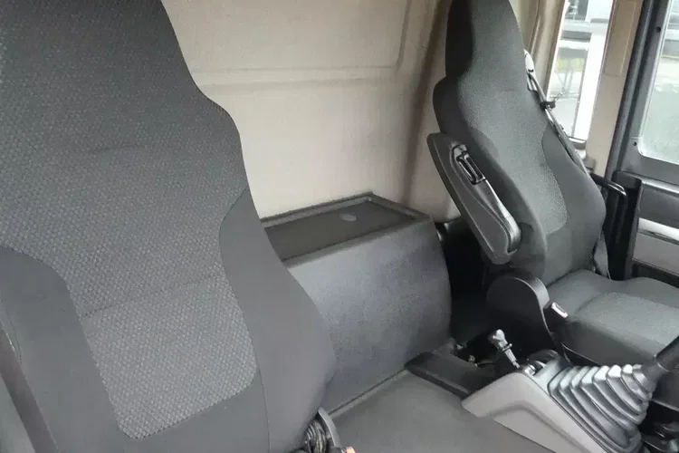 TGS 41.470 / 8x8 / WYWROTKA KH-KIPPER / MANUAL / NISKI PRZEBIEG / zdjęcie 28