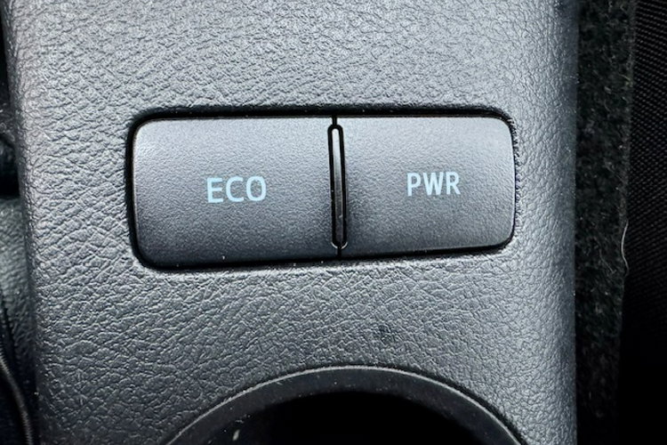 Toyota Hilux / SALON PL / 128 tys.km / 2.4-150KM / 4 x 4 / KLIMA / GWARANCJA zdjęcie 20