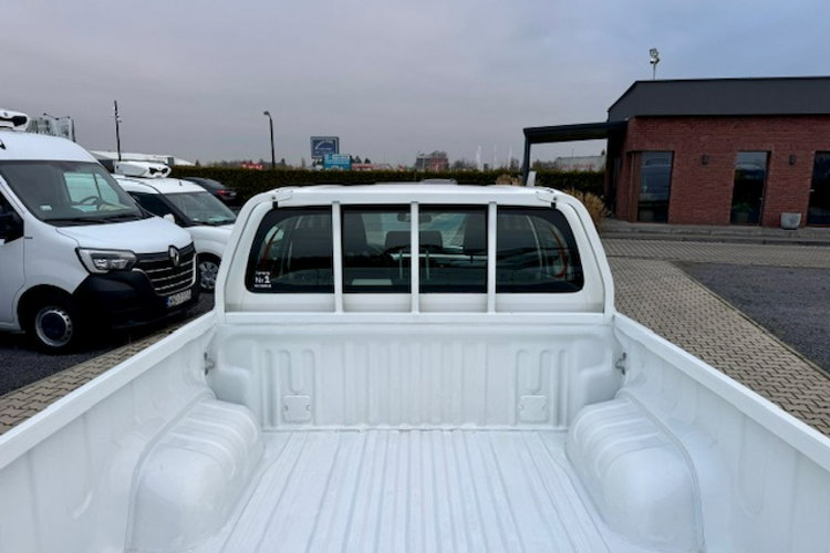 Toyota Hilux / SALON PL / 128 tys.km / 2.4-150KM / 4 x 4 / KLIMA / GWARANCJA zdjęcie 5