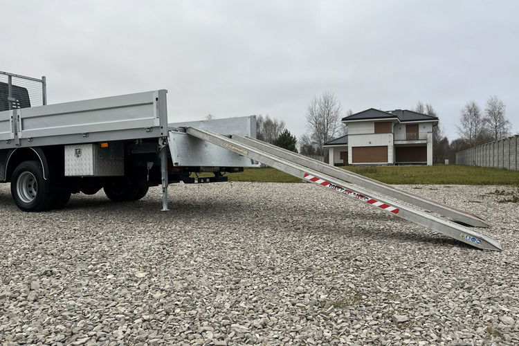 Iveco Daily 70C18 7-osobowy Doka_Brygadowy Skrzynia_5m + HAK 3.0/180KM zdjęcie 2