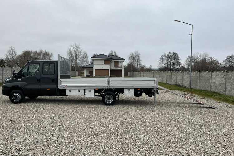 Iveco Daily 70C18 7-osobowy Doka_Brygadowy Skrzynia_5m + HAK 3.0/180KM Daily 70C18 7-osobowy Doka_Brygadowy Skrzynia_5m + HAK 3.0/180KM zdjęcie 2