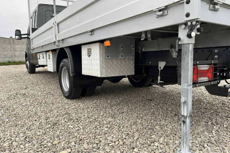 Iveco Daily 70C18 7-osobowy Doka_Brygadowy Skrzynia_5m + HAK 3.0/180KM Daily 70C18 7-osobowy Doka_Brygadowy Skrzynia_5m + HAK 3.0/180KM zdjęcie 28