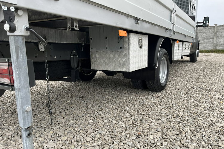Iveco Daily 70C18 7-osobowy Doka_Brygadowy Skrzynia_5m + HAK 3.0/180KM Daily 70C18 7-osobowy Doka_Brygadowy Skrzynia_5m + HAK 3.0/180KM zdjęcie 29