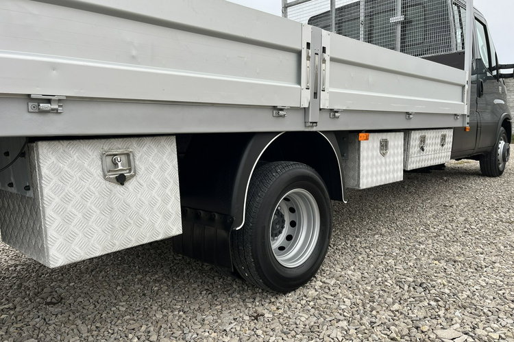 Iveco Daily 70C18 7-osobowy Doka_Brygadowy Skrzynia_5m + HAK 3.0/180KM Daily 70C18 7-osobowy Doka_Brygadowy Skrzynia_5m + HAK 3.0/180KM zdjęcie 30