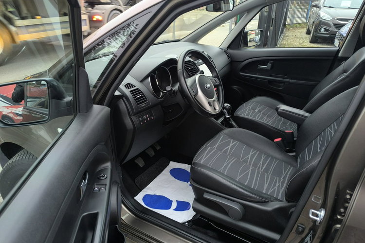 Kia Venga 1.4i 100KM Klimatyzacja zdjęcie 13