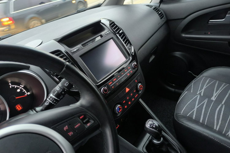 Kia Venga 1.4i 100KM Klimatyzacja zdjęcie 15