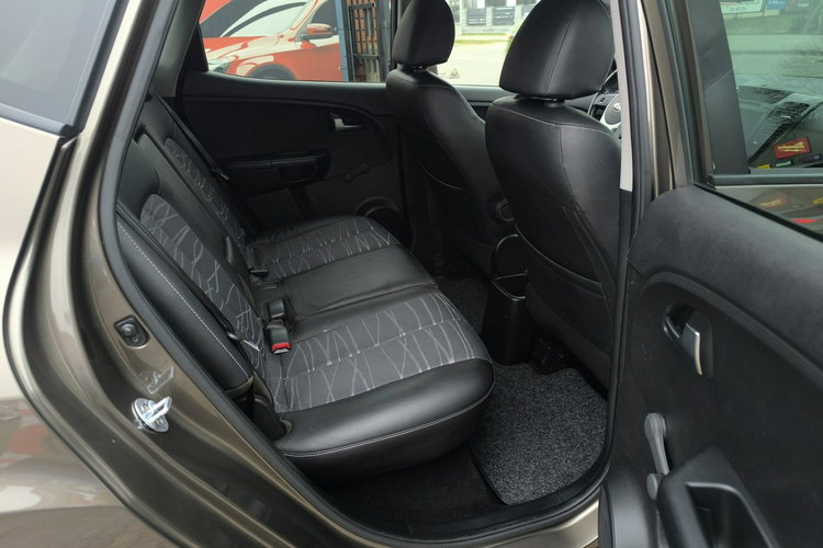 Kia Venga 1.4i 100KM Klimatyzacja zdjęcie 24