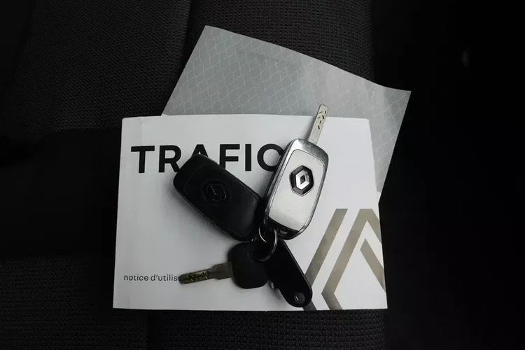 Renault TRAFIC zdjęcie 17