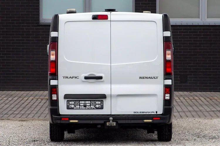 Renault Trafic L2H1 BRYGADOWY 5-OSÓB 125KM zdjęcie 4