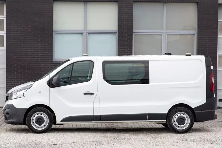 Renault Trafic L2H1 BRYGADOWY 5-OSÓB 125KM zdjęcie 5
