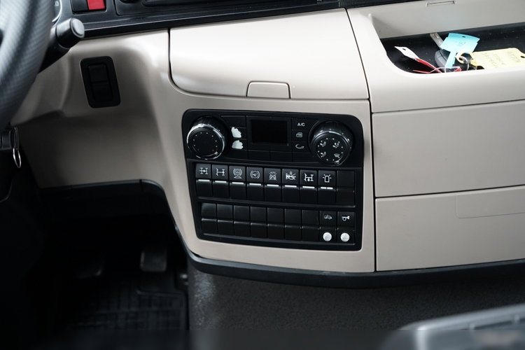 MAN TGS 35.420 / 8x4 / WYWROTKA 2 STRONNA  / HYDROBURTA /  BORDMATIC / AUTOMAT  zdjęcie 41