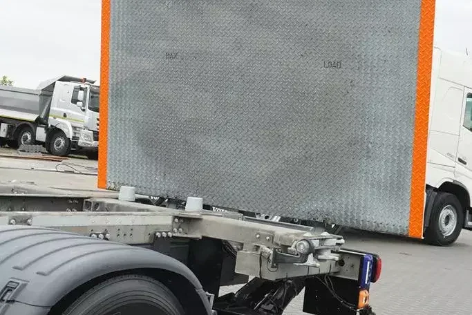 Scania P 410 / ACC / E 6 / BDF + WINDA / 7.15 , 7.45, 7.82 M / OŚ SKRĘTNA zdjęcie 40