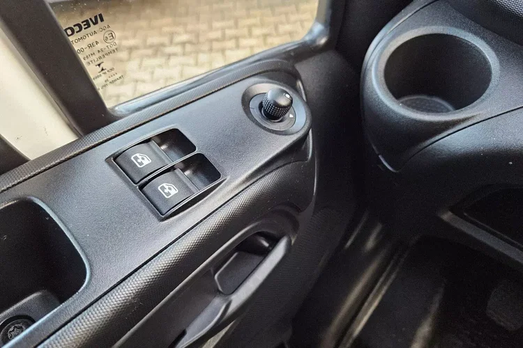 Iveco 35s16 L3H2 104900zł NETTO Brygadówka 6-cio osobowa 2.3HPi/160KM zdjęcie 17