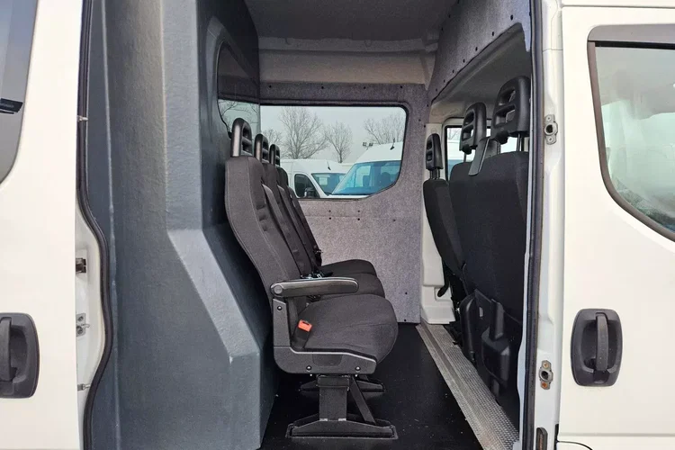 Iveco 35s16 L3H2 104900zł NETTO Brygadówka 6-cio osobowa 2.3HPi/160KM zdjęcie 28
