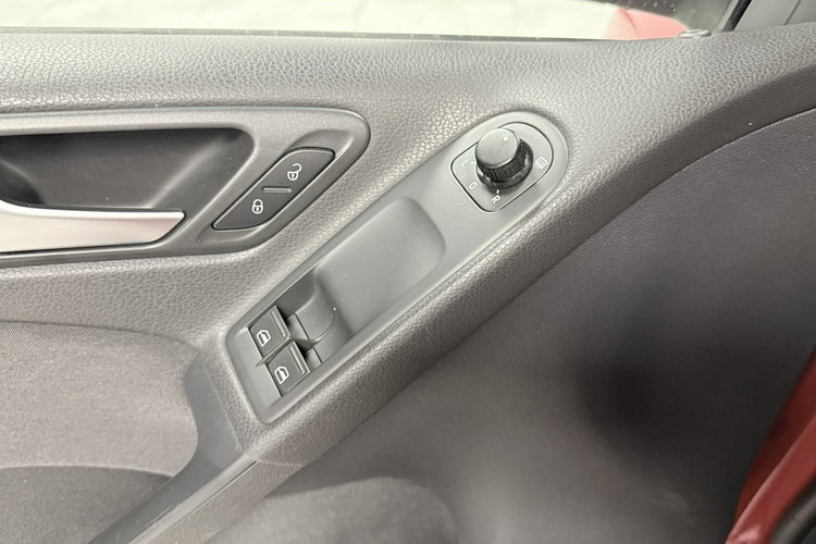 Volkswagen Golf 1.4 TSI 160KM Comfortline Alu 16 Klima PDC przód tył Navi F-VAT 23% zdjęcie 25