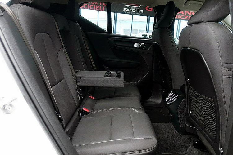 Volvo XC 40 EL.Klapa+NAVI+Kamera+PODGRZ.Kier+Fotele1WŁ KRAJOWY GWAR. Bezwyp F23% 4x2 zdjęcie 10