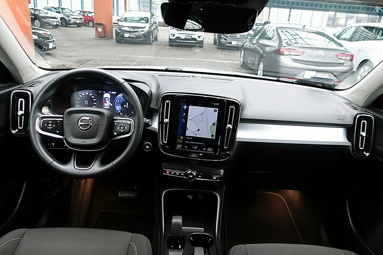 Volvo XC 40 EL.Klapa+NAVI+Kamera+PODGRZ.Kier+Fotele1WŁ KRAJOWY GWAR. Bezwyp F23% 4x2 zdjęcie 11