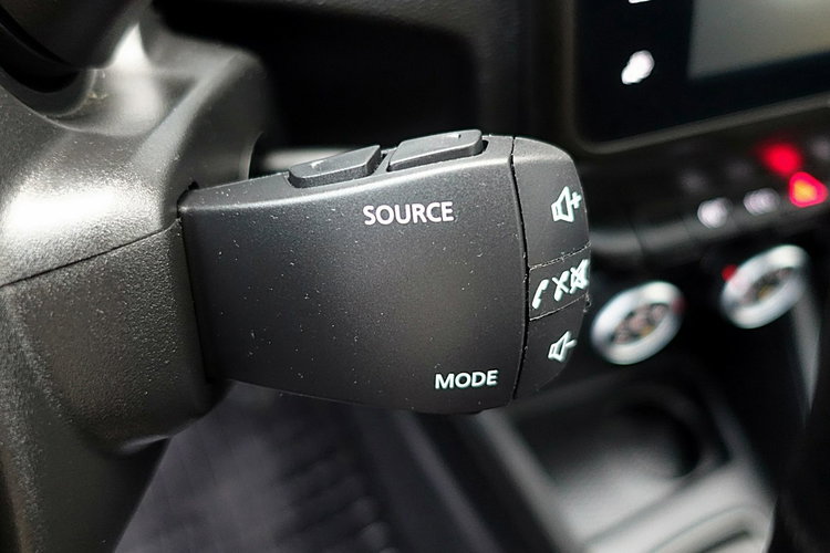 Dacia Duster Led+NAVI+Tempomat+Parktronic BEZWYPADKOWY KRAJOWY 1WŁ F23% 4x2 zdjęcie 16