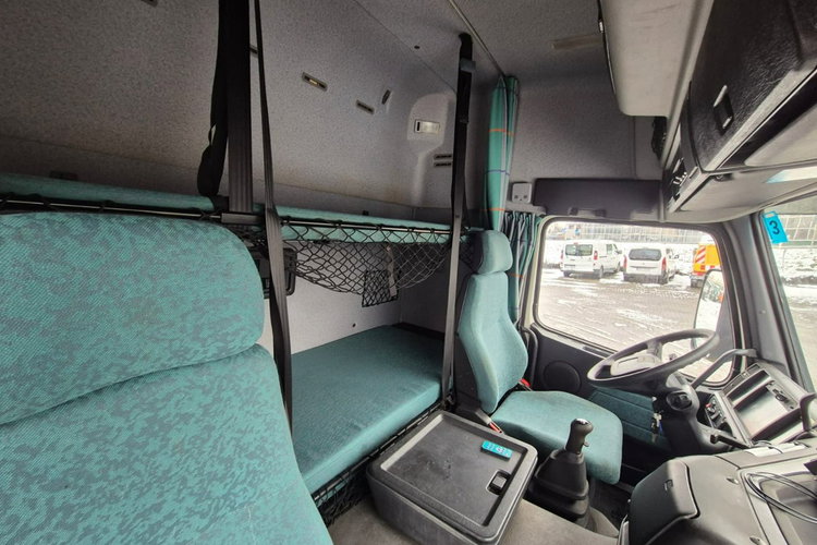 FM7 - DO BYDŁA I KONI Volvo FM 7 / DO PRZEWOZU BYDŁA I KONI / 5 MIEJSC DLA KONI zdjęcie 22