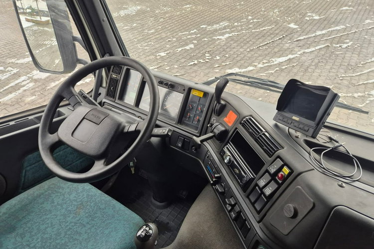 FM7 - DO BYDŁA I KONI Volvo FM 7 / DO PRZEWOZU BYDŁA I KONI / 5 MIEJSC DLA KONI zdjęcie 24