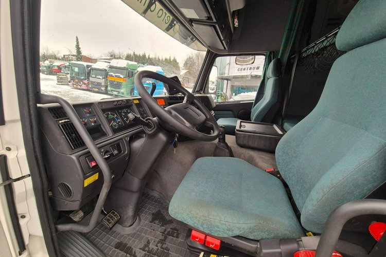 FM7 - DO BYDŁA I KONI Volvo FM 7 / DO PRZEWOZU BYDŁA I KONI / 5 MIEJSC DLA KONI zdjęcie 28