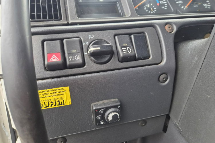 FM7 - DO BYDŁA I KONI Volvo FM 7 / DO PRZEWOZU BYDŁA I KONI / 5 MIEJSC DLA KONI zdjęcie 31