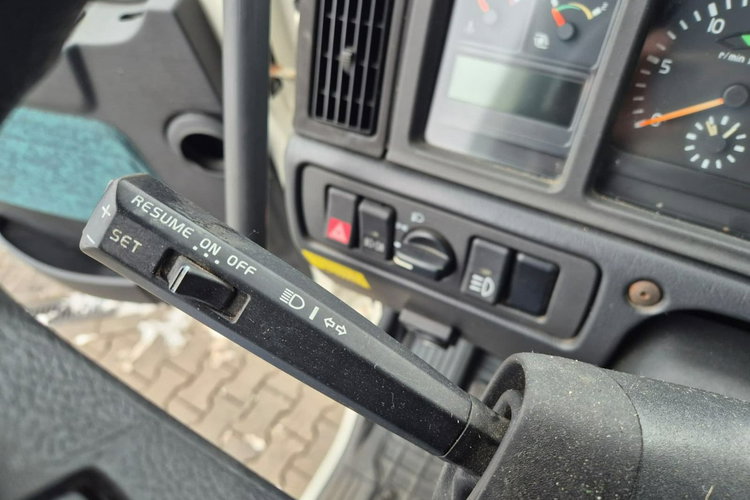 FM7 - DO BYDŁA I KONI Volvo FM 7 / DO PRZEWOZU BYDŁA I KONI / 5 MIEJSC DLA KONI zdjęcie 34