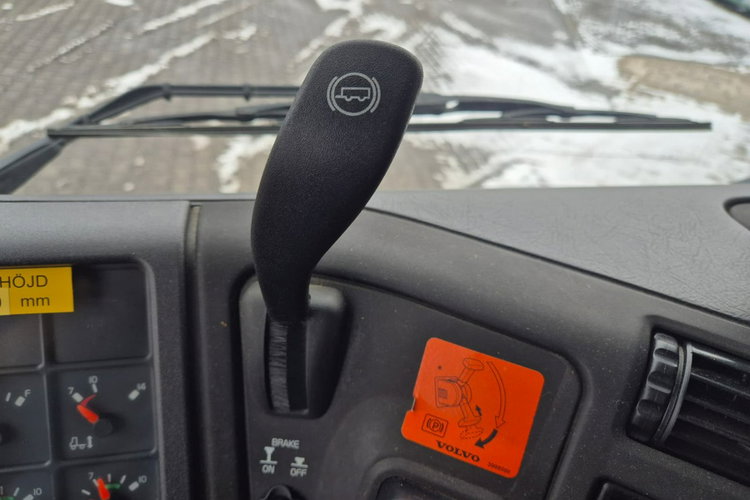 FM7 - DO BYDŁA I KONI Volvo FM 7 / DO PRZEWOZU BYDŁA I KONI / 5 MIEJSC DLA KONI zdjęcie 38