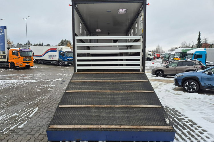 FM7 - DO BYDŁA I KONI Volvo FM 7 / DO PRZEWOZU BYDŁA I KONI / 5 MIEJSC DLA KONI zdjęcie 41