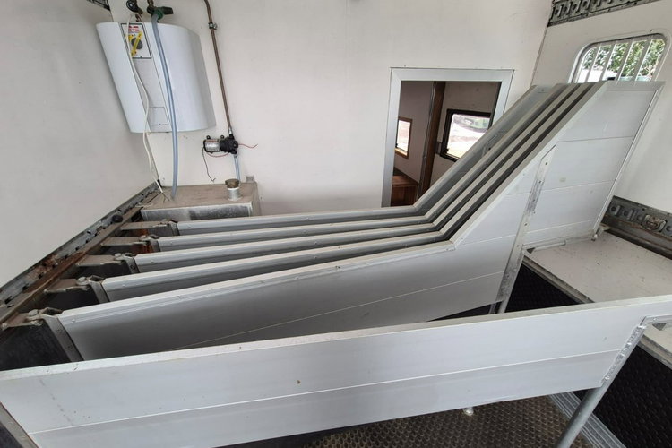 FM7 - DO BYDŁA I KONI Volvo FM 7 / DO PRZEWOZU BYDŁA I KONI / 5 MIEJSC DLA KONI zdjęcie 45