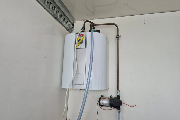 FM7 - DO BYDŁA I KONI Volvo FM 7 / DO PRZEWOZU BYDŁA I KONI / 5 MIEJSC DLA KONI zdjęcie 46