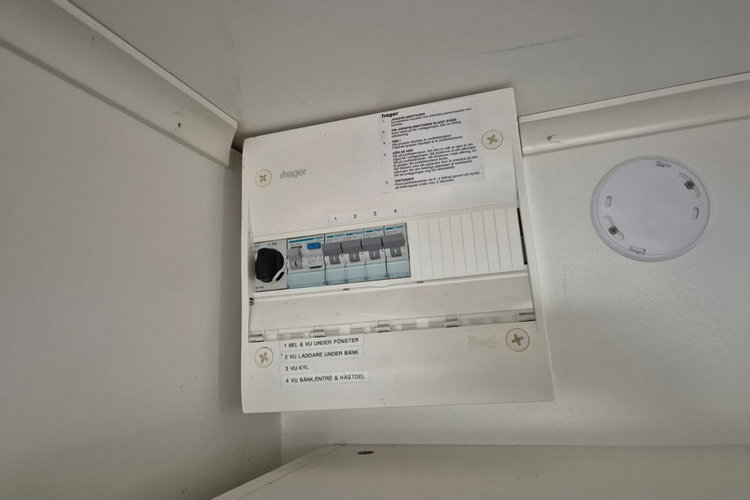 FM7 - DO BYDŁA I KONI Volvo FM 7 / DO PRZEWOZU BYDŁA I KONI / 5 MIEJSC DLA KONI zdjęcie 60