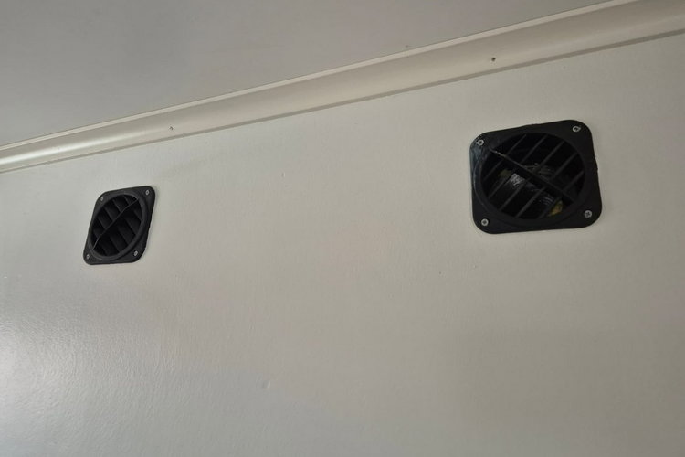 FM7 - DO BYDŁA I KONI Volvo FM 7 / DO PRZEWOZU BYDŁA I KONI / 5 MIEJSC DLA KONI zdjęcie 61