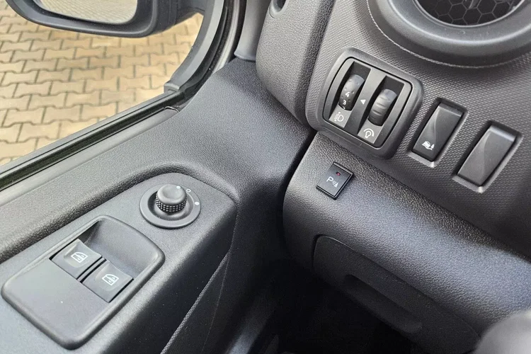 Renault Trafic L2H1 64900zł NETTO Zabudowa warsztatowa 2.0dCi/120KM zdjęcie 22