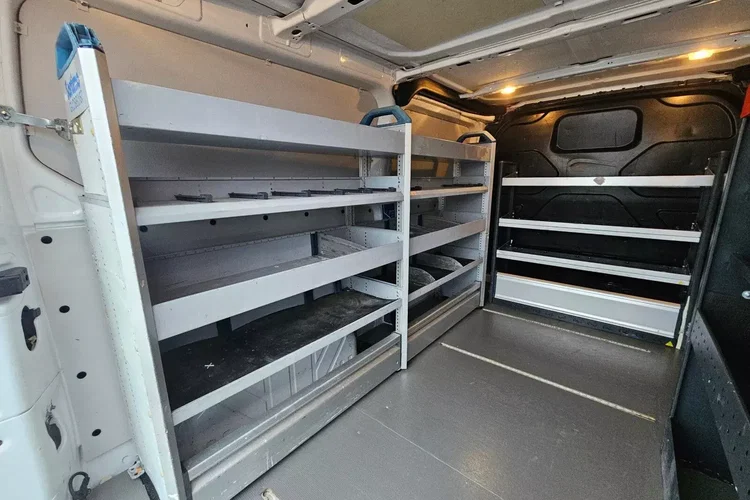 Ford transit-custom L2H1 64999zł NETTO Zabudowa warsztatowa 2.0TdCi/131KM zdjęcie 18
