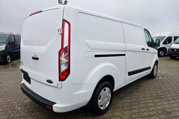 Ford transit-custom L2H1 64999zł NETTO Zabudowa warsztatowa 2.0TdCi/131KM zdjęcie 9
