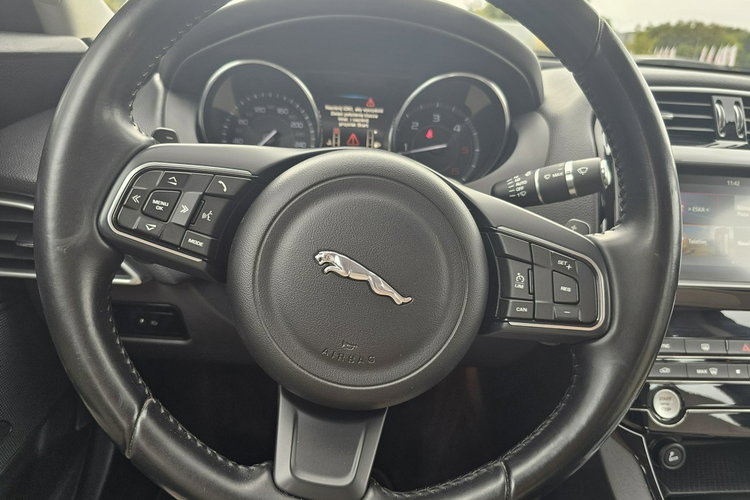 Jaguar XE model 2016, polski salon, serwis, nowy rozrząd, zdjęcie 19