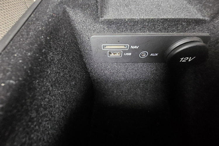 Jaguar XE model 2016, polski salon, serwis, nowy rozrząd, zdjęcie 23