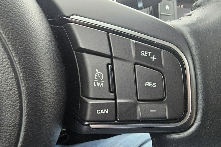 Jaguar XE model 2016, polski salon, serwis, nowy rozrząd, zdjęcie 25