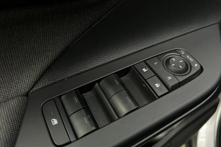 Toyota C-HR 1.8 HSD 140KM STYLE, salon Polska, gwarancja, FV23% zdjęcie 18