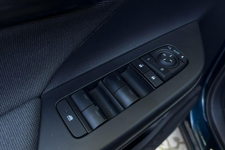 Toyota C-HR 1.8 HSD 140KM STYLE, salon Polska, gwarancja, FV23% zdjęcie 18