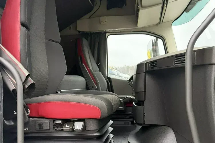 Volvo FH 500 E6 Standard Globetrotter XL 2019r zdjęcie 15