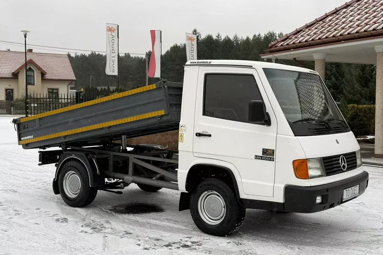 Mercedes MB 100 zdjęcie 1