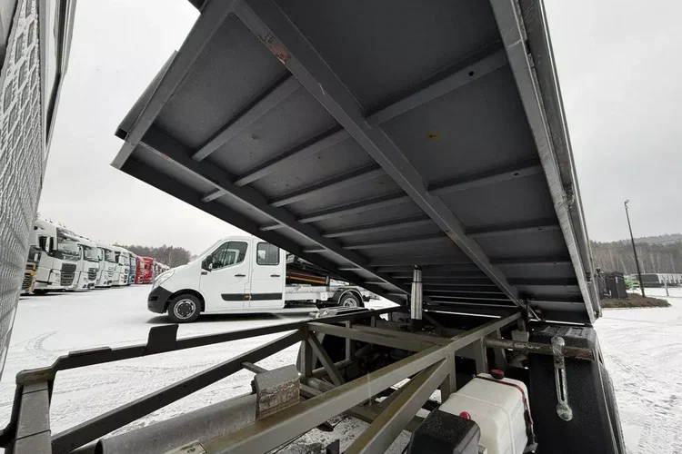 Mercedes MB 100 zdjęcie 10