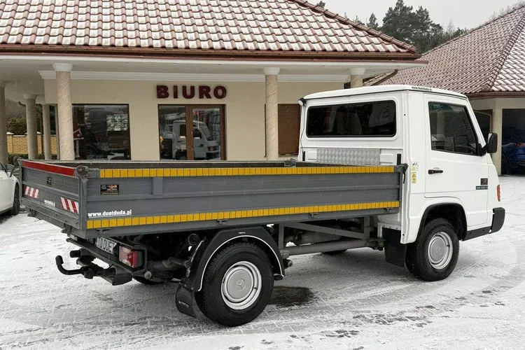 Mercedes MB 100 zdjęcie 12
