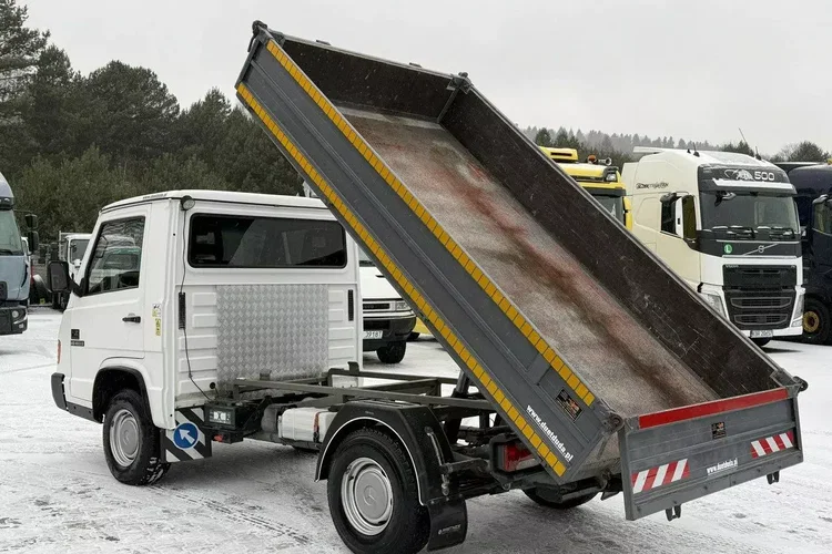 Mercedes MB 100 zdjęcie 14