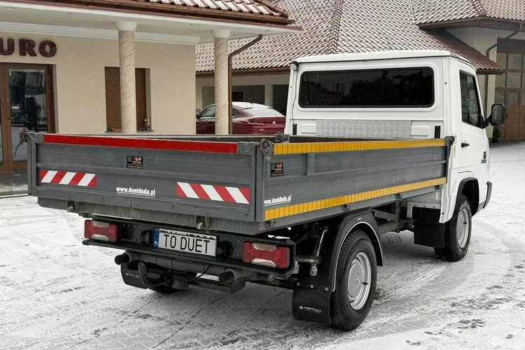 Mercedes MB 100 zdjęcie 18